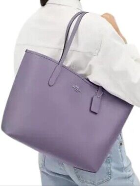 Like New Coach Lilac Leather Tote Bag - Elegant Everyday Carry